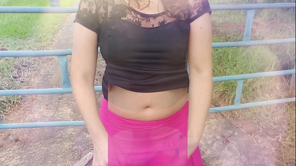 Bermain di ladang, seorang isteri rumah sebenar, jalang jalang dan suaminya yang bergayut di alam liar