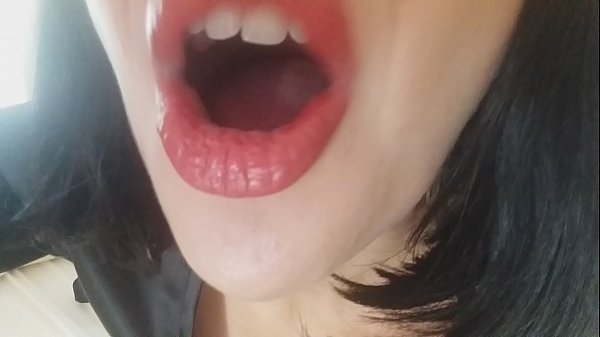 Sayang, mak tiri awak tak bagi awak pergi sekolah hari ni... Saya terlalu perlukan awak...