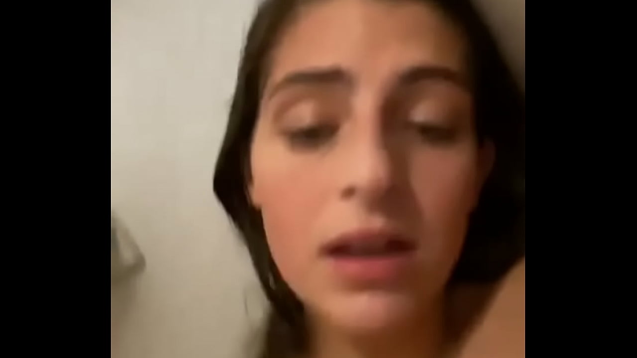 Wanita cantik bermata biru, video seks rumah pendek, pilihan